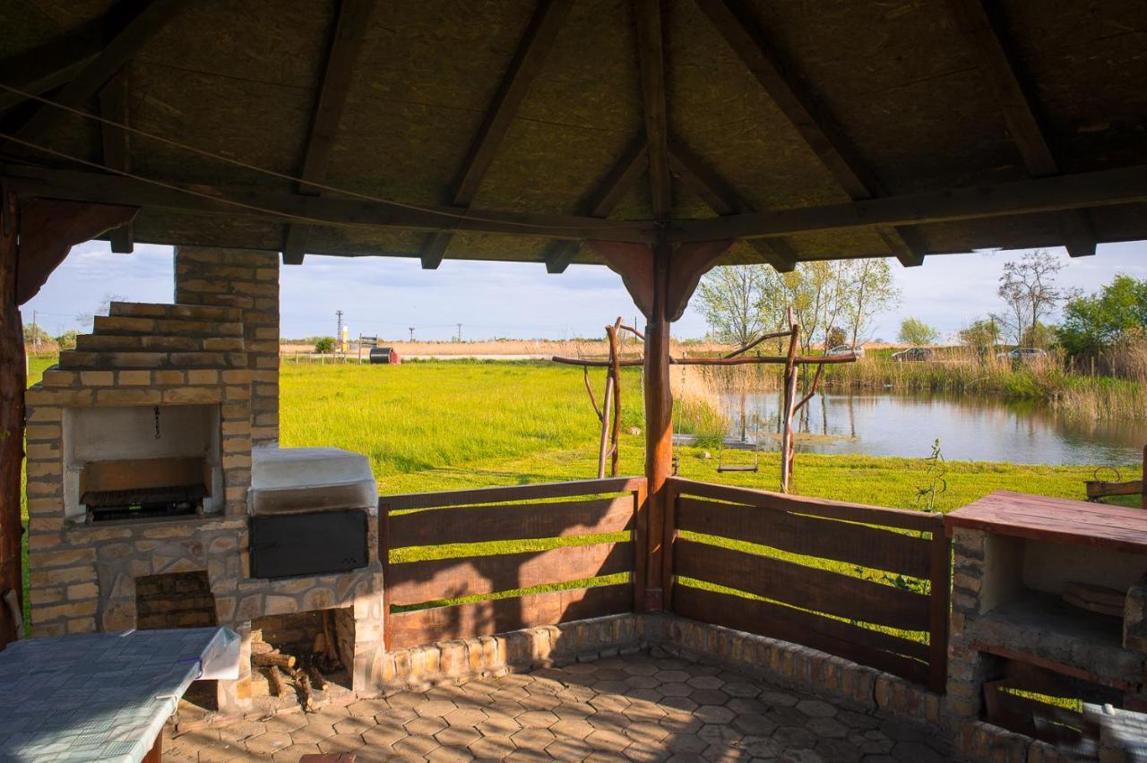 Etno Salas - Etno Ranch - Seosko Turisticko Domacinstvo Villa Palić Exterior foto