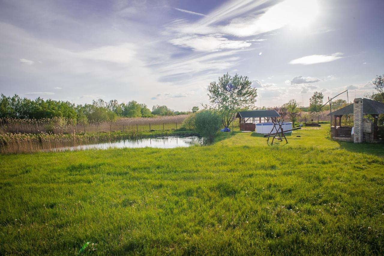 Etno Salas - Etno Ranch - Seosko Turisticko Domacinstvo Villa Palić Exterior foto